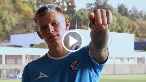 El video con el que Cruz Azul presentó a Mateusz Bogusz