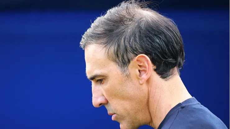 El entrenador interino afrontará una doble fecha esta semana en la que se decidirá su futuro en el banquillo cementero.