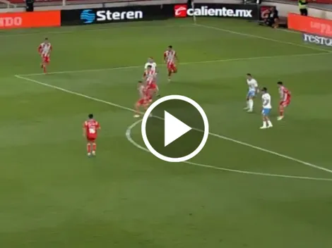 Lira marca el empate con un auténtico golazo