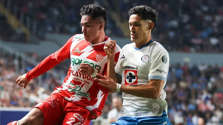 Chiquete Orozco tuvo un gran partido vs Necaxa.