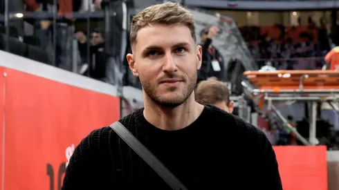 Santi Giménez tiene dorsal en Milan.