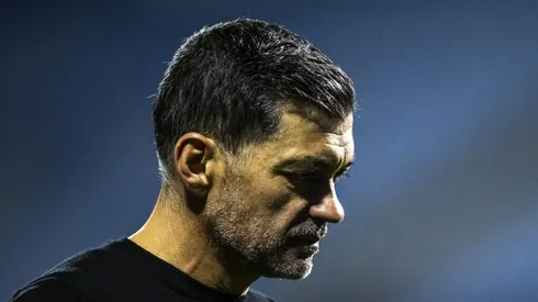 El entrenador portugués entra en un debate después del doblete de Abraham y la llegada del Bebote. Ya tendría una solución.