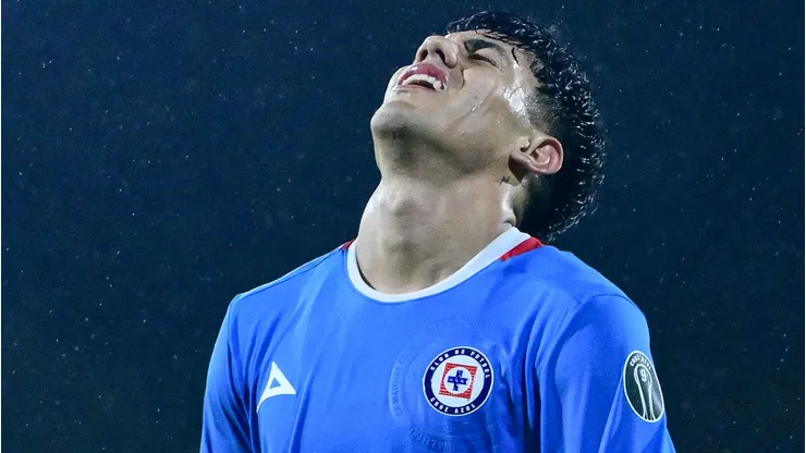 Omar Campos no ha logrado afianzarse como titular.
