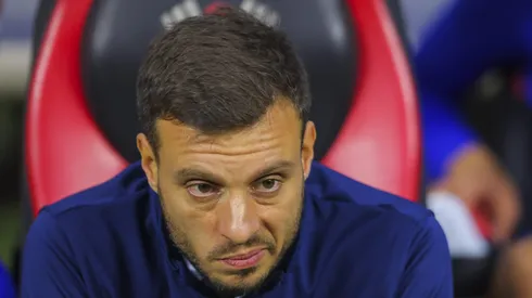 El ex entrenador de Cruz Azul realizó una rueda de prensa enrevesado en donde empezó a hablar de porcentajes y datos. Óscar Ruggeri lo fulminó.