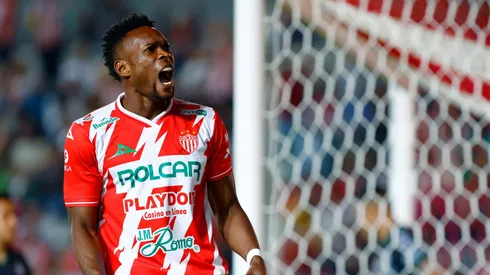 El delantero colombiano lidera la tabla de goleo y se encamina a repetir como el máximo anotador de la Liga MX.