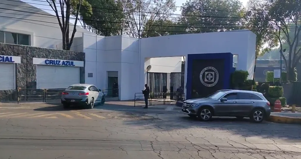Nacho Rivero arribando a las instalaciones de La Noria hoy. (@ElChemin1)