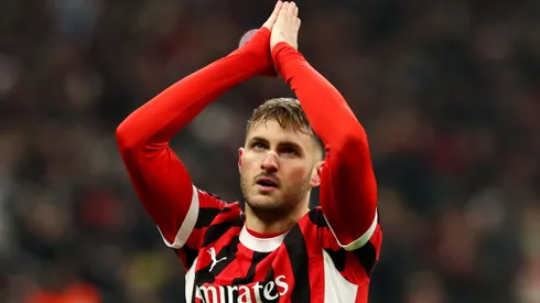 Santiago Giménez volverá a jugar en la Serie A.