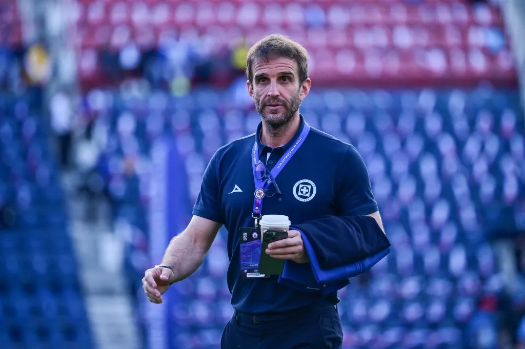 Iván Alonso quedó como director deportivo de Cruz Azul a la salida del Conejo Pérez. (Foto: Imago7)