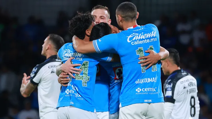 Ángel Sepúlveda anotó el gol de la victoria de Cruz Azul sobre Querétaro.