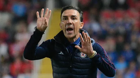 El entrenador de Cruz Azul alista el equipo para el viernes ante Mazatlán.