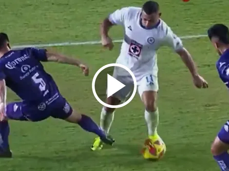 El penal que reclamó todo Cruz Azul ante Mazatlán