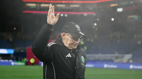 Brian Schmetzer, DT de Seattle, fue contundente sobre el arbitraje