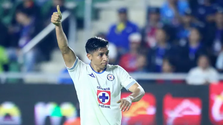 Ángel Sepúlveda en el juego entre Cruz Azul y Mazatlán, en la fecha 10 del Clausura 2025.