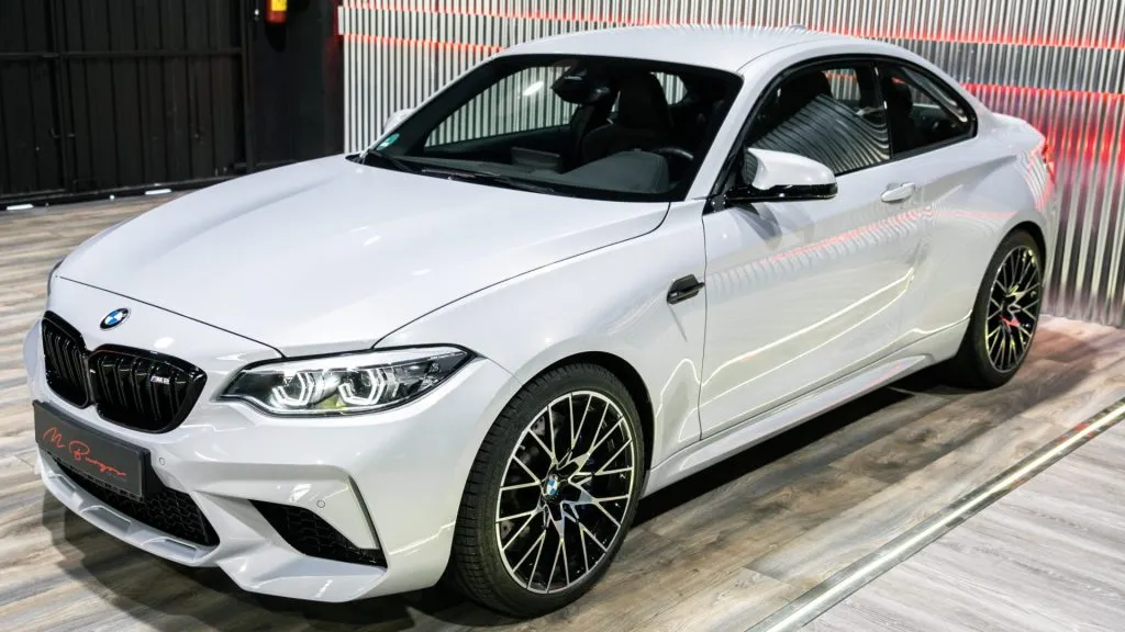 El lujoso auto que Bogusz conduce en CDMX (MBurgos Cars).