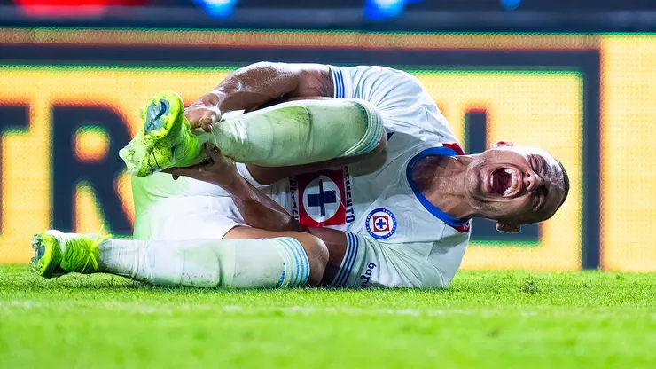 El griego se perderá varios partidos en Cruz Azul por su lesión