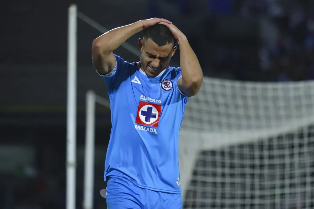 Giorgos Giakoumakis es baja en Cruz Azul por una nueva lesión. (Getty Images)