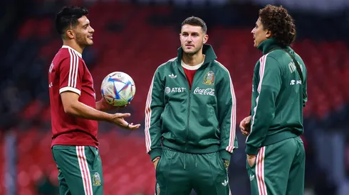 El canterano de Cruz Azul pelea la titularidad en México contra el goleador del Fulham.