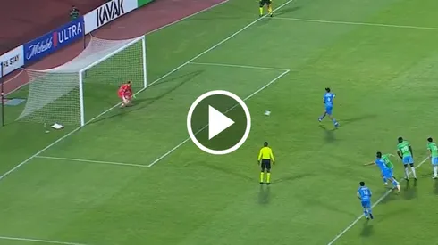 Sepúlveda marcó de penal su cuarto tanto en la competencia internacional