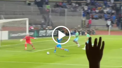 El delantero mexicano partió desde el once titular ante la ausencia de Giakoumakis y el bajo nivel del Toro Fernández.