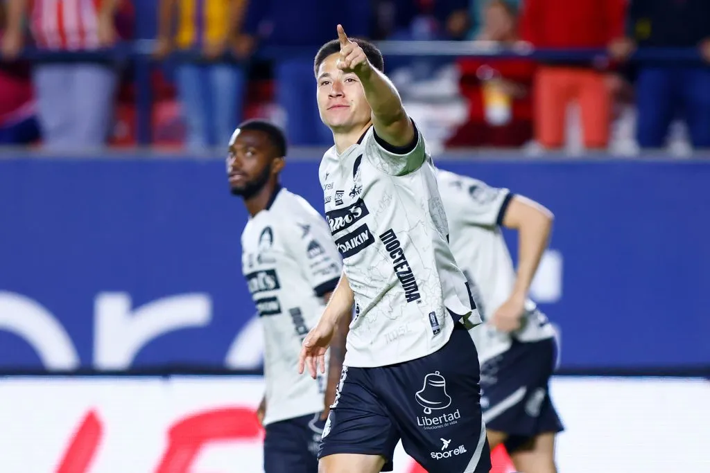 Óscar Macías dejó un retador mensaje a Cruz Azul en la previa del cruce con San Luis. (Getty Images)