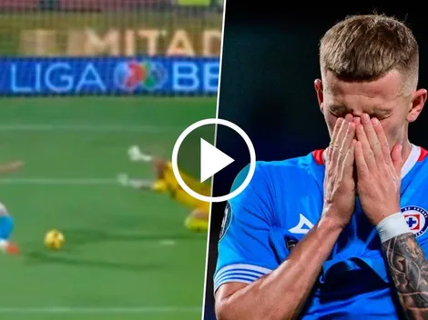 El oso de Mateusz Bogusz en el juego de Cruz Azul vs. Atlético San Luis