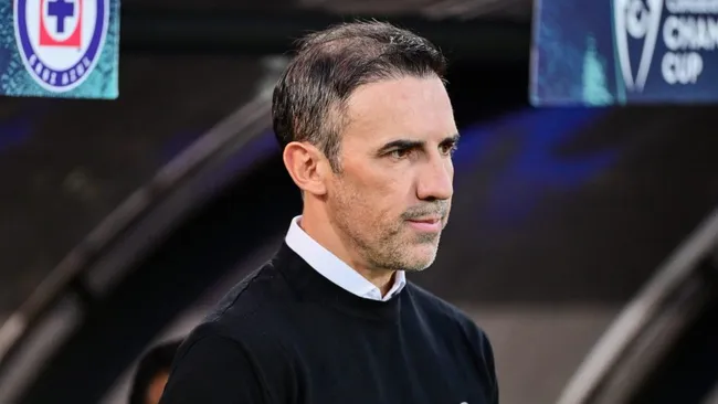 Vicente Sánchez, DT de Cruz Azul, busca encaminar a Cruz Azul hacia los objetivos.