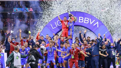 Fue parte del grupo que consiguió la novena.