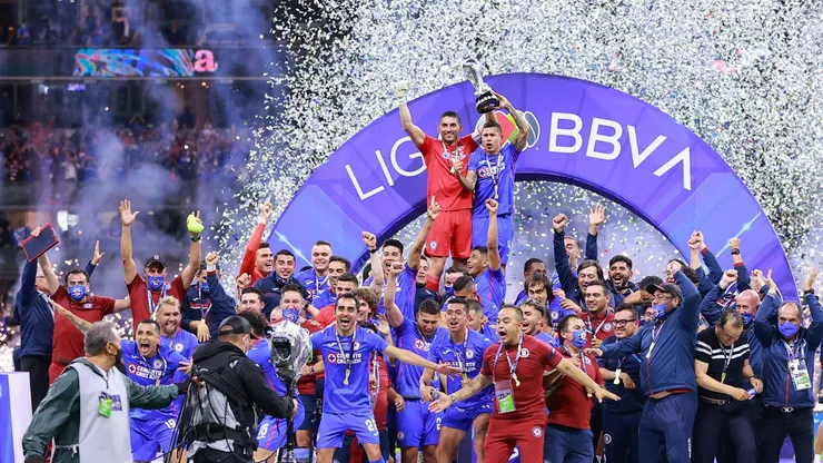 Fue parte del equipo campeón del noveno título nacional, en 2021.