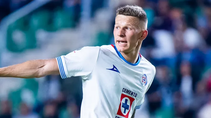 Mateusz Bogusz ya se reportó con Cruz Azul y pudo entrenar.