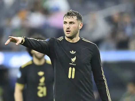 Mensaje claro de Santiago Giménez al Vasco Aguirre