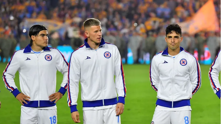 El futbolista polaco cayó con el pie derecho en el vestidor cementero.