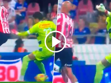 El regate de Kevin Mier que dejó en ridículo a Chicharito