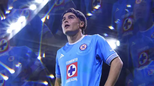 El talentoso mediocampista mexicano sigue sin poder hacerse un lugar seguro en el once de los titulares del técnico uruguayo.