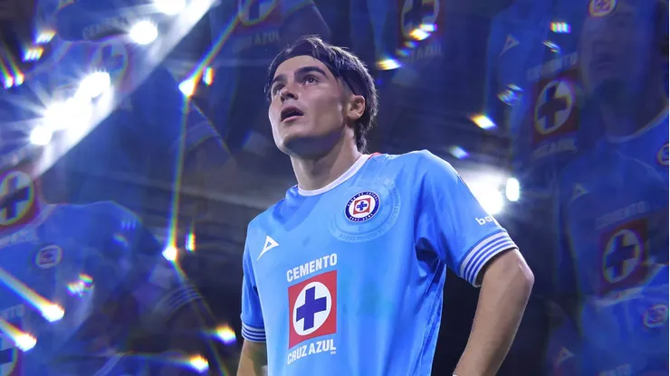 El talentoso mediocampista mexicano sigue sin poder hacerse un lugar seguro en el once de los titulares del técnico uruguayo.