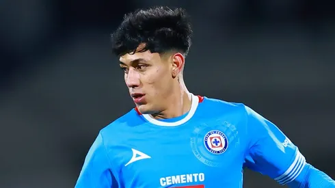 Omar Campos sufrió una lesión y Cruz Azul ya la informó oficialmente.