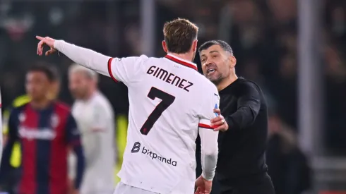 El DT de Milan se refirió al presente de Santi GIménez.