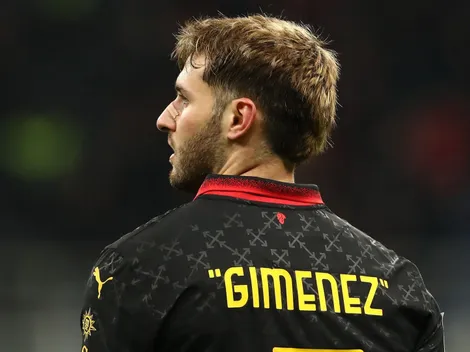 DT del Milan castiga a Santiago Giménez por fallar un penal