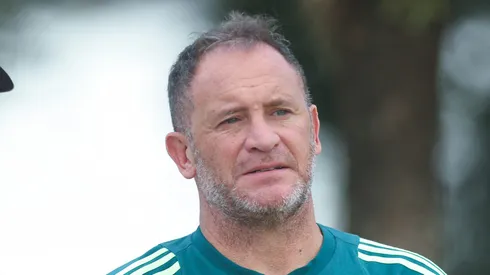 A pesar de su buen trabajo hasta los momentos, Vicente Sánchez sigue cuestionado y se le busca algún recambio de renombre.