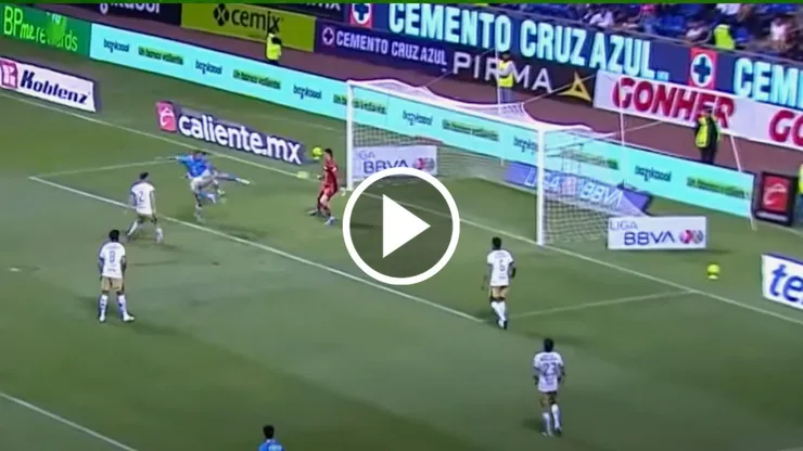 Acrobático recurso de Rodolfo Rotondi para su doblete contra Pumas