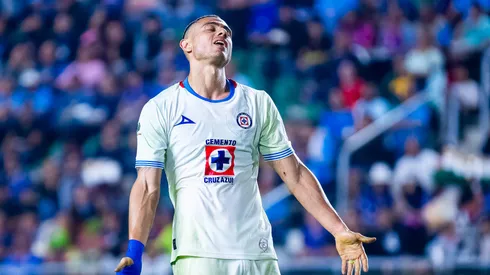 El delantero griego recibió su quinta amarilla en el duelo ante los universitarios por la fecha 14 del Clausura 2025.