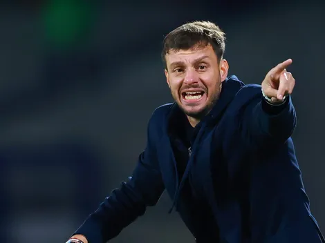 Anselmi y un duro castigo a sus jugadores tras caer ante Benfica