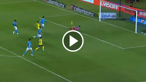 El atajadón de Kevin Mier frente a Álvaro Fidalgo