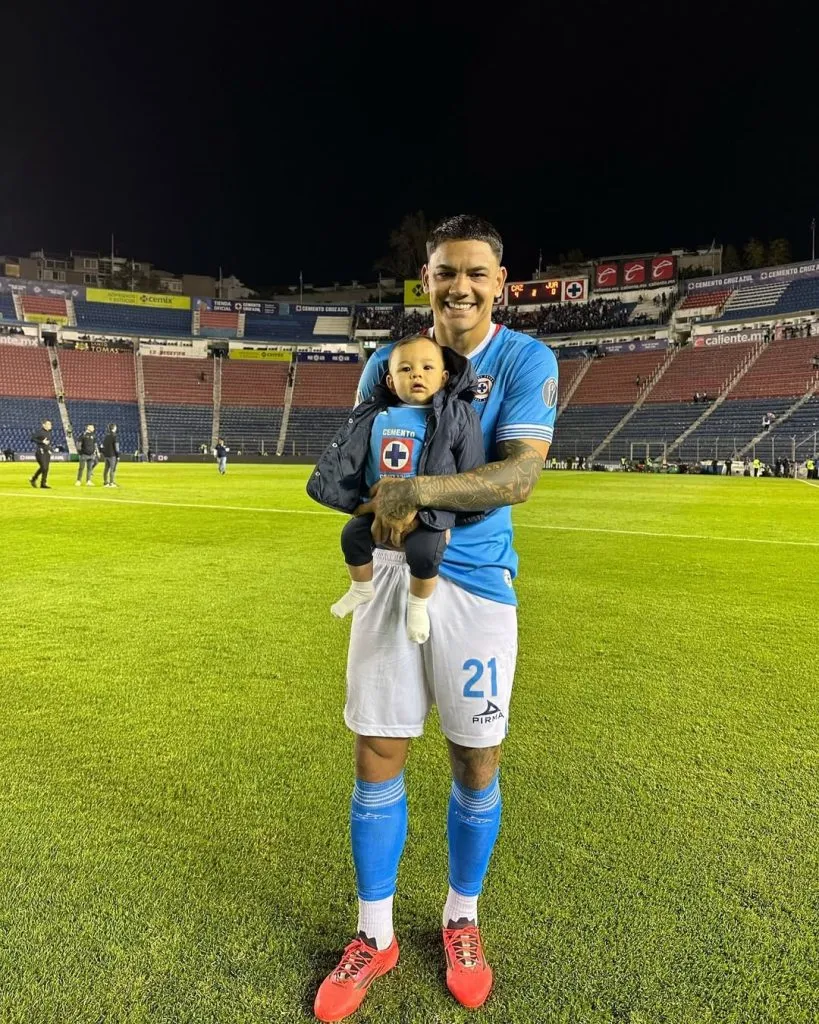 Instagram: @toro_fernandez19