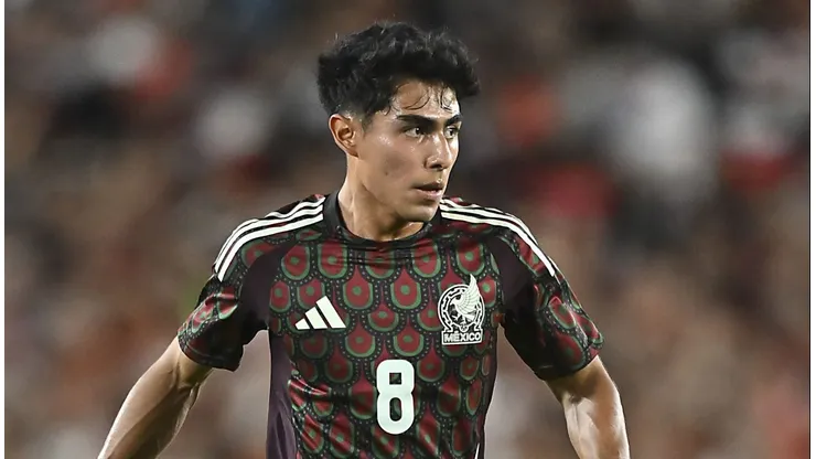 Elías Montiel sería buscado por Cruz Azul.