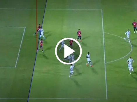 La acción en donde el VAR omitió un penal en favor de Cruz Azul