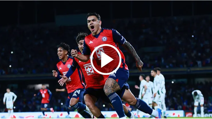 El uruguayo le dio el triunfo a Cruz Azul sobre el final del partido.