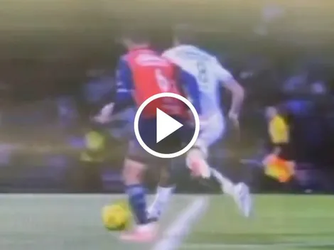 Piden penal por una polémica jugada de Lira ante León