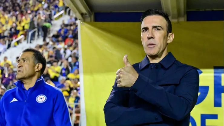 El entrenador uruguayo agradeció a la afición cementera su compromiso y se acordó de sus rivales por redes sociales.