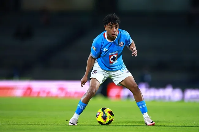 Amaury Morales pide más minutos en Cruz Azul (Imago 7)