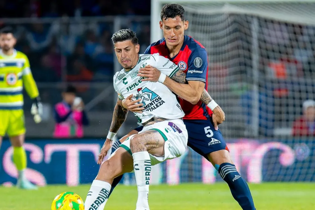 Chiquete asume el reto de lograr títulos con Cruz Azul. (Imago 7)